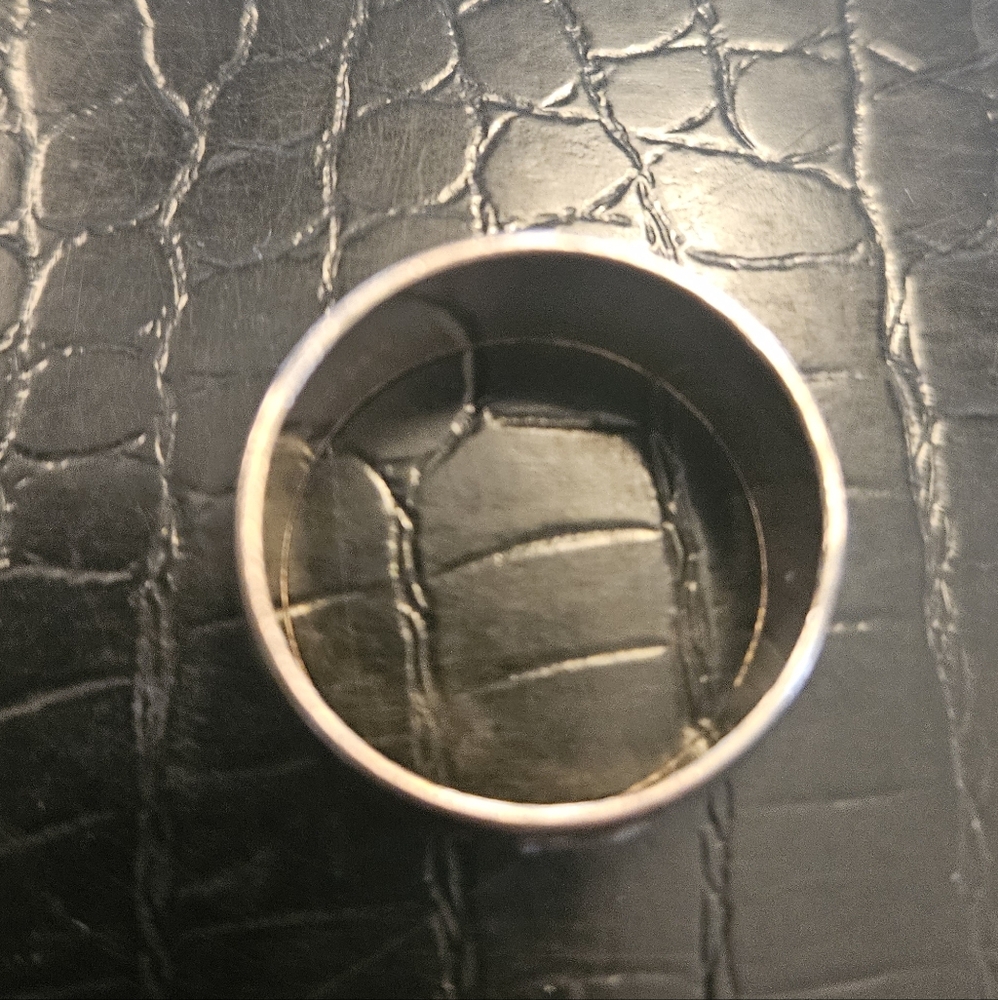 Elegant Gold Women's Ring - Picture 3 of 6